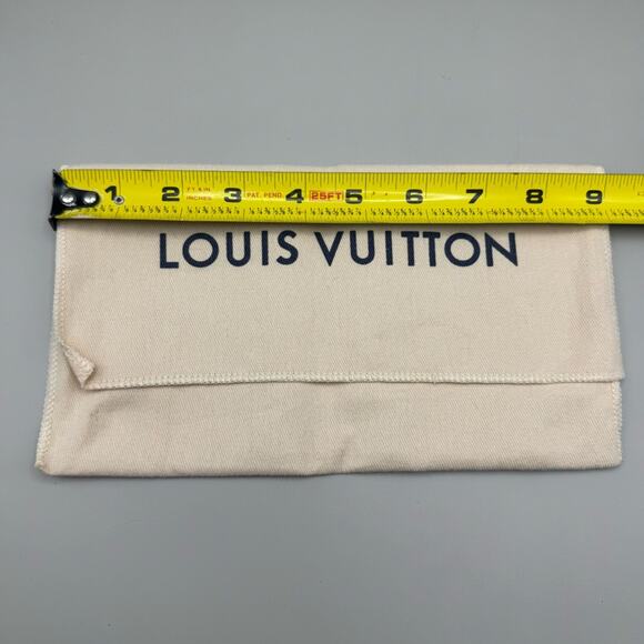 Louis Vuitton Holiday 2023 Shopping Bag and Small Dust Bag - Picture 11 of 16